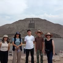 Visitantes en Teotihuacán